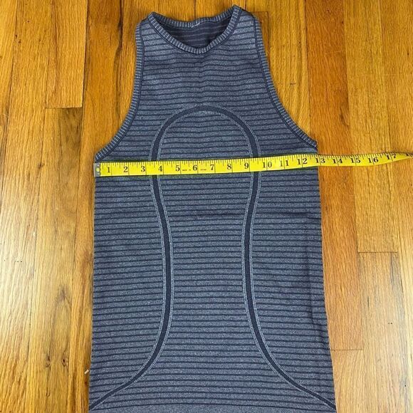 Lululemon Run: Swiftly Tech Tank
Rugby Stripe Tonal Heathered Black Grape Size 2 - Picture 7 of 10